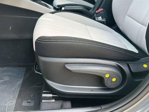 New 2026 Hyundai Venue SEL FWD image 19