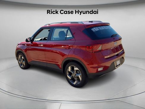 Used 2025 Hyundai Venue Limited image 8