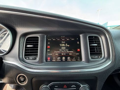 Used 2016 Dodge Charger R/T Scat Pack w/ Technology Group RWD image 20