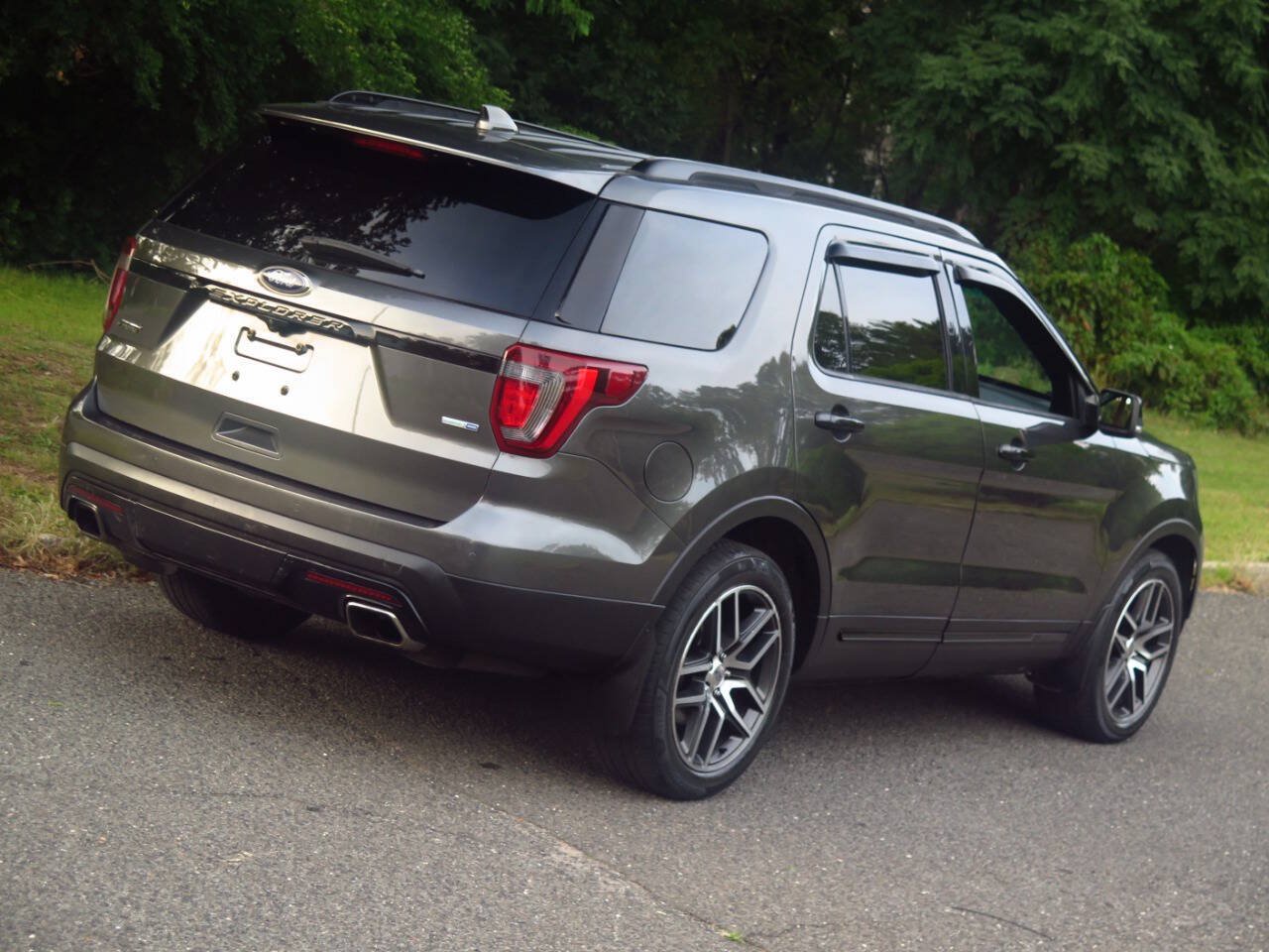 Used 2016 Ford Explorer Sport w/ Equipment Group 401A AWD/4WD image 32