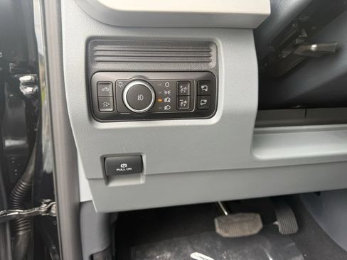 New 2026 Ford F250 XLT w/ XLT Premium Package AWD/4WD image 18