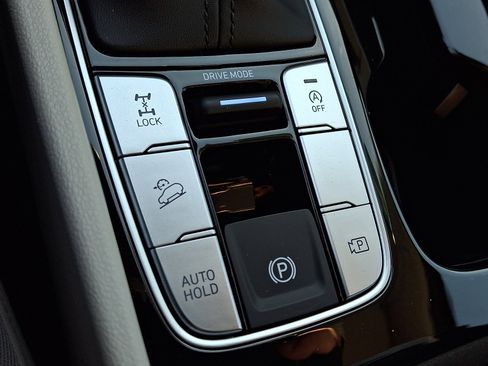 Certified 2025 Hyundai Tucson SE image 23