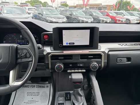Used 2024 Toyota Tacoma TRD Off-Road AWD/4WD image 34