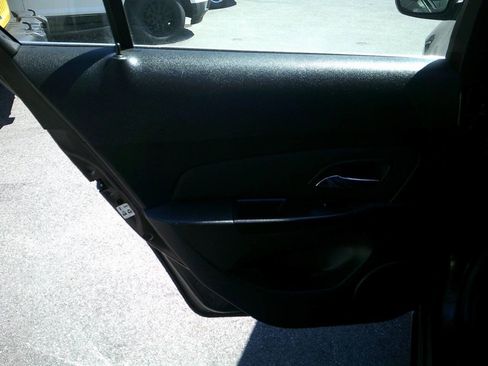 Used 2015 Chevrolet Cruze LT FWD image 16