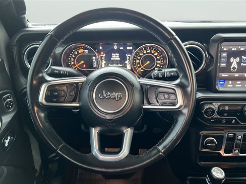 Used 2019 Jeep Wrangler Unlimited Sahara image 11