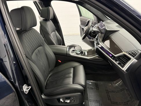 Used 2024 BMW X7 M60i AWD/4WD image 23