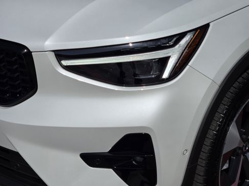 New 2026 Volvo XC40 B5 Plus w/ Protection Package Premier AWD/4WD image 28