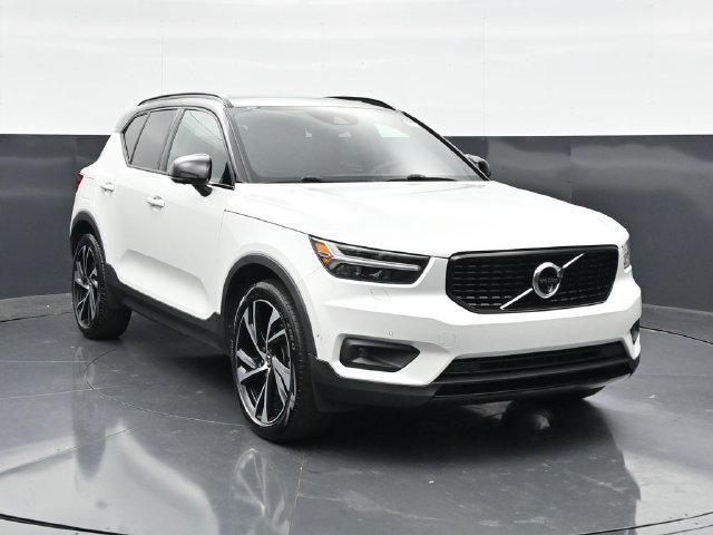 Used 2021 Volvo XC40 T5 R-Design w/ Advanced Package AWD/4WD image 4