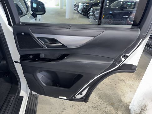 Used 2024 Lexus LX 600 F Sport image 11