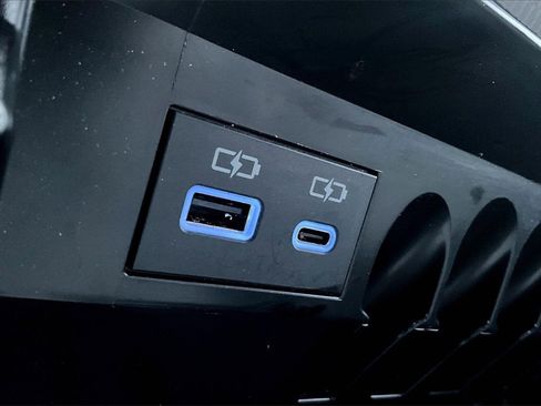 Used 2023 Toyota Sequoia Limited image 16