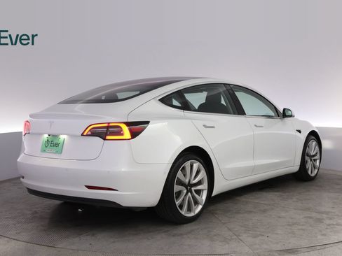 Used 2018 Tesla Model 3 Long Range RWD image 3