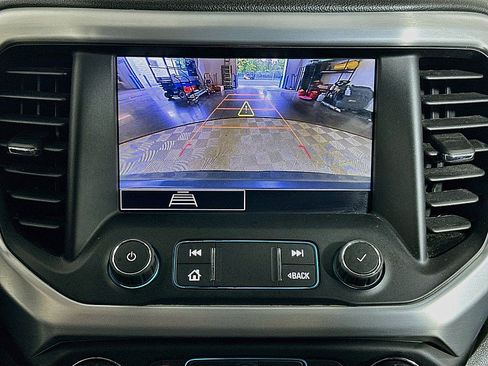 Used 2021 GMC Acadia SLE w/ Driver Convenience Package FWD image 16