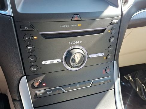 Used 2015 Ford Edge Titanium FWD image 15