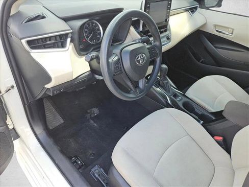 Used 2021 Toyota Corolla LE FWD image 15