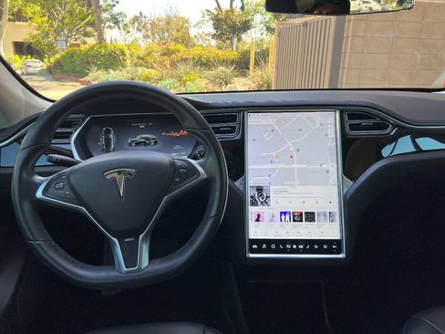 Used 2013 Tesla Model S RWD image 18