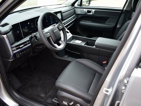 New 2025 Hyundai Santa Fe Limited image 17