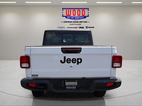 New 2026 Jeep Gladiator Sport AWD/4WD image 4