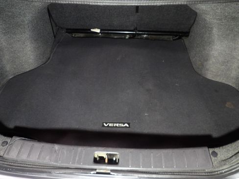Used 2018 Nissan Versa SV FWD image 6