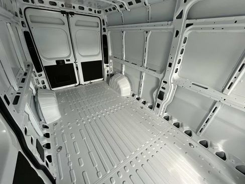 Used 2025 RAM ProMaster 2500 w/ Storage Group image 16