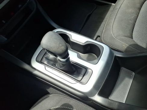 Used 2022 Chevrolet Colorado LT RWD image 28