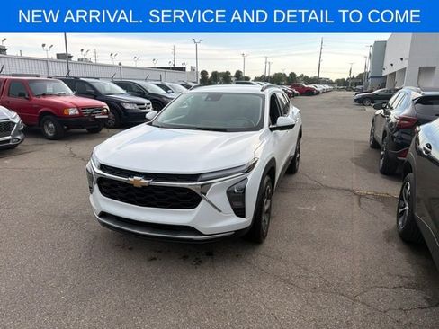 Certified 2024 Chevrolet Trax LT w/ Driver Confidence Package FWD image 1