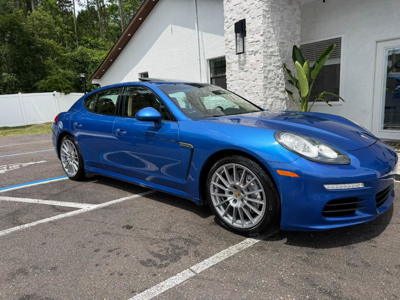 Used 2015 Porsche Panamera 4 AWD/4WD image 19
