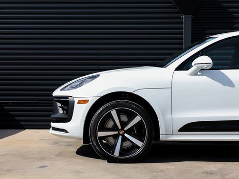 New 2026 Porsche Macan GTS image 11