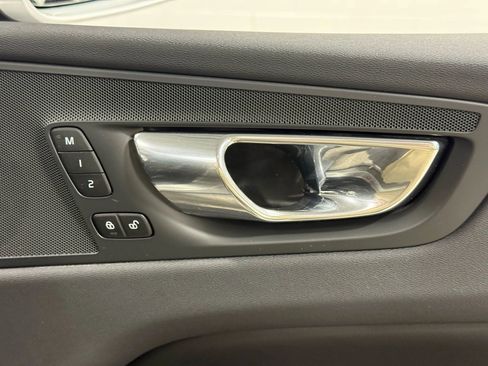 Used 2018 Volvo XC60 T8 Inscription w/ Luxury Seat Package image 44