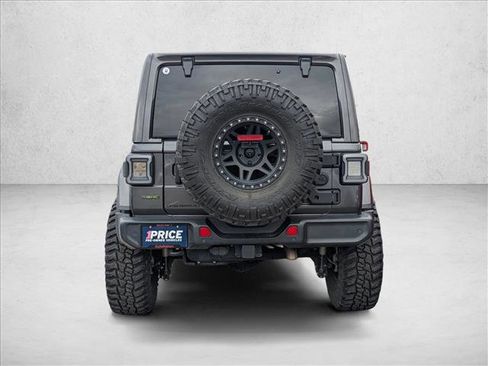 Used 2022 Jeep Wrangler Unlimited Sahara image 4