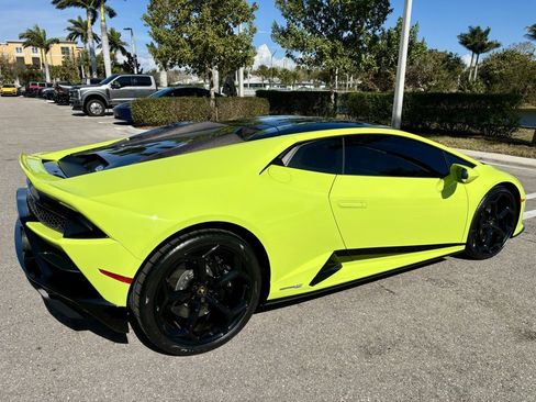 Used 2022 Lamborghini Huracan EVO image 6