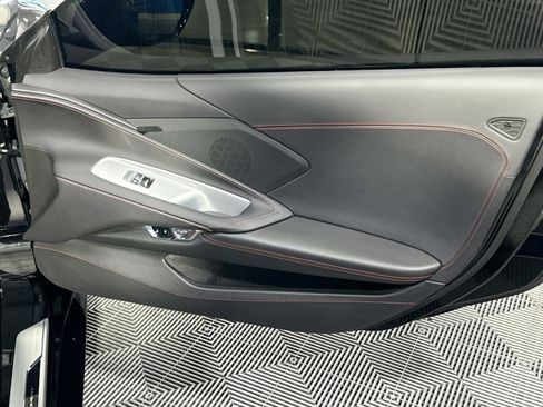 Used 2021 Chevrolet Corvette Stingray Coupe w/ Z51 Performance Package image 33