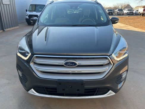 Used 2019 Ford Escape Titanium image 2