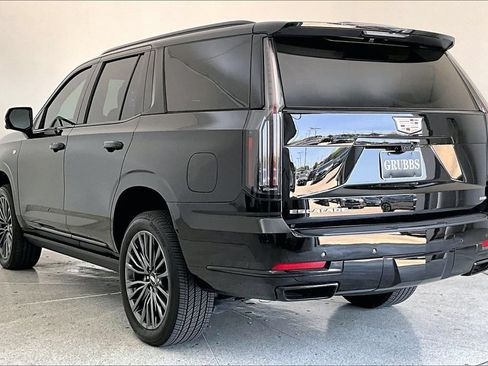 Used 2026 Cadillac Escalade Platinum Sport w/ LPO, Floor Liner Package AWD/4WD image 14