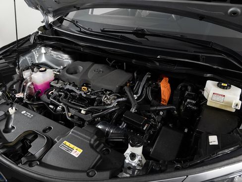 Used 2022 Toyota Sienna XSE image 47