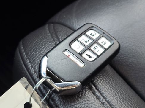 Used 2018 Honda Odyssey Touring image 33