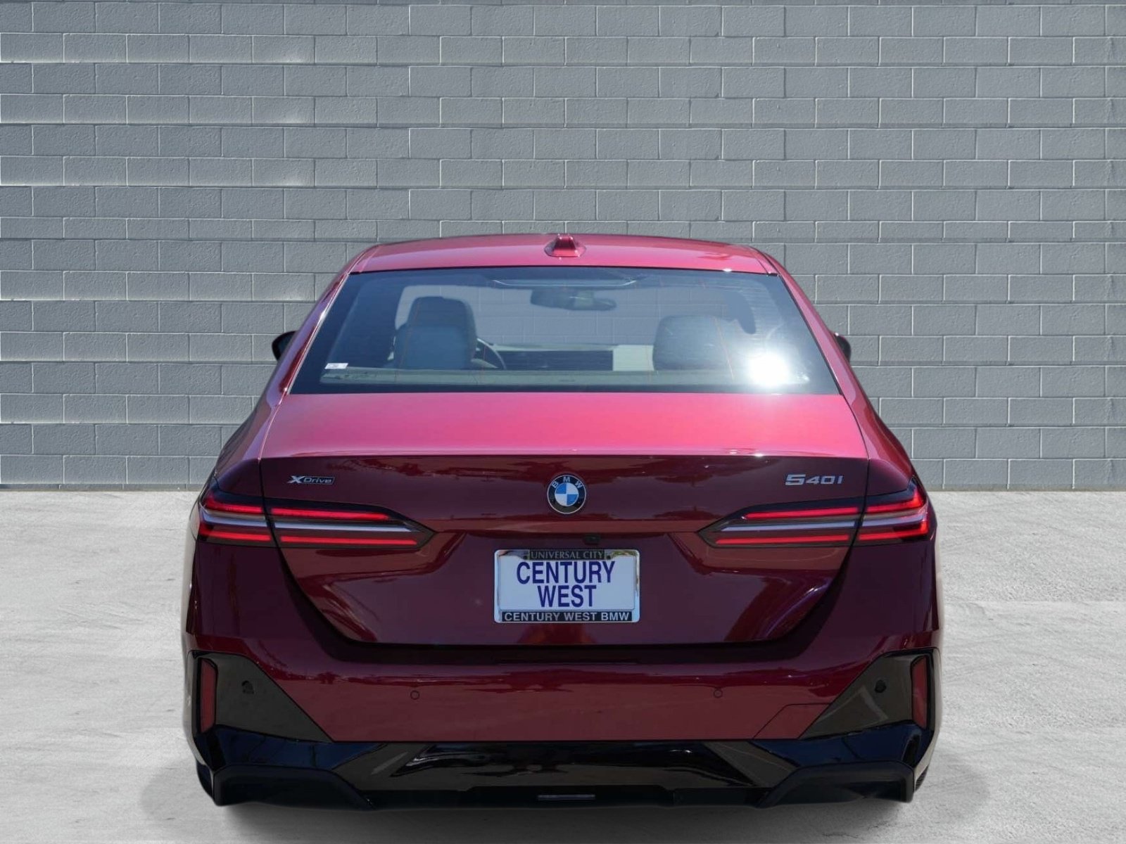 Used 2026 BMW 540i xDrive w/ M Sport Package AWD/4WD image 4