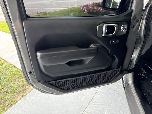 Used 2022 Jeep Wrangler Unlimited Sport AWD/4WD image 14