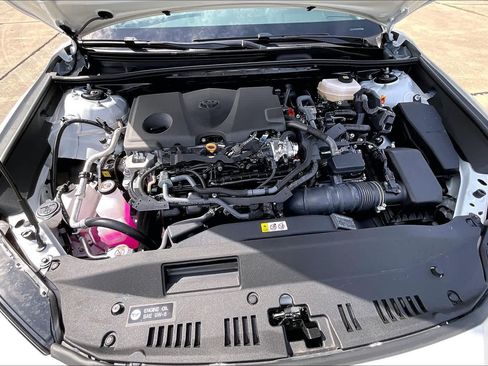 Used 2026 Toyota Camry Hybrid w/ Convenience Package FWD image 30
