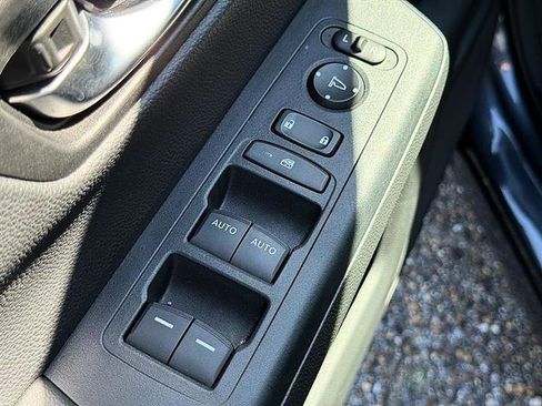 Used 2025 Honda CR-V EX image 14