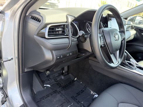 Used 2022 Toyota Camry LE w/ Convenience Package FWD image 24