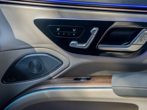 Used 2023 Mercedes-Benz EQS 580 4MATIC Sedan image 14