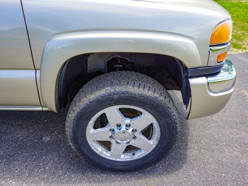 Used 2005 GMC Sierra 2500 SLT w/ Heavy-Duty Power Package AWD/4WD image 37