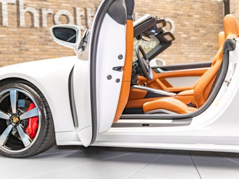 Used 2024 Porsche 911 Cabriolet image 34