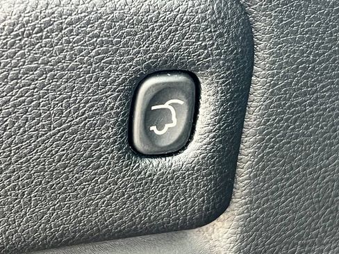Used 2022 Jeep Grand Cherokee Limited w/ Tech Group AWD/4WD image 40