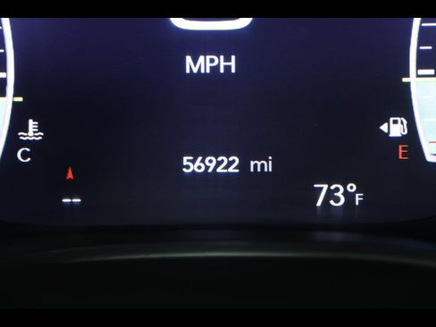 Used 2021 Chrysler Pacifica Touring-L w/ Uconnect Theater Family Group FWD image 26