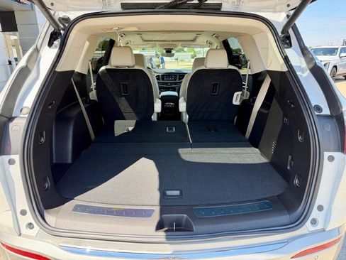Used 2022 Buick Enclave Premium w/ Experience Buick Package AWD/4WD image 8