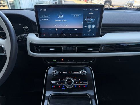 Used 2022 Lincoln Nautilus Black Label w/ Class II Trailer Tow Package image 25