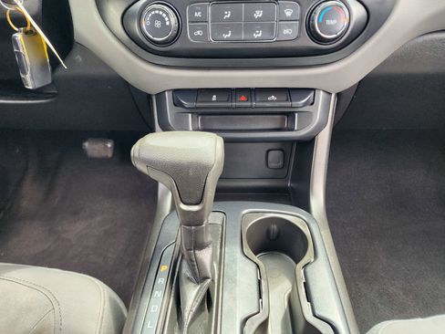 Used 2019 Chevrolet Colorado W/T w/ WT Convenience Package RWD image 32