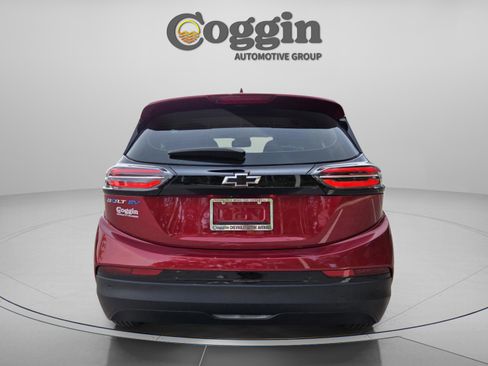 Certified 2023 Chevrolet Bolt LT w/ Infotainment Package FWD image 4