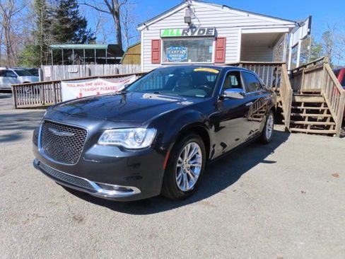 Used 2016 Chrysler 300 C image 1